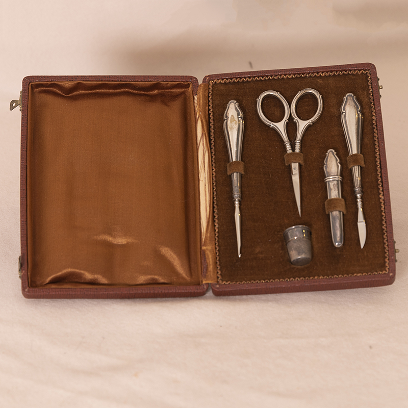 Museumschatten naai-etui